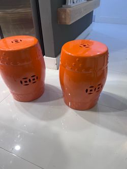 Ceramic side table, etc.; you can use it as a seat.