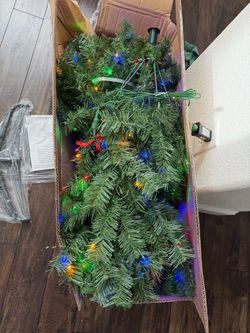 Christmas Tree 6 foot Pre-Light