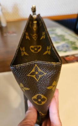 Louis Vuitton Toiletry 19 Monogram for Sale in Moreno Valley, CA - OfferUp