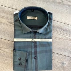 New Men’s Plaid Burberry Button Up Shirt Small 
