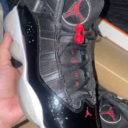  Jordan’s 6 Rings Black/red Size:6boys 