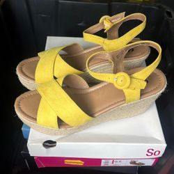 New In Box Yellow Rosebay SO  9.5 Women’s Heels