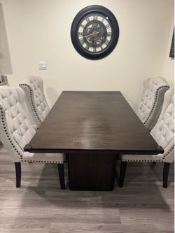 Modern Dining Table Set w/ 4 Tufted Nailhead Chairs