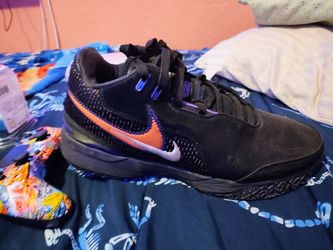 Nike Basketball Sneaker Black Orange Purple