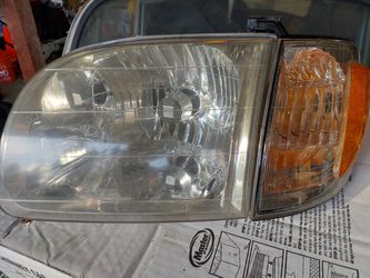Toyota tundra 2000 Headlights front & Rear