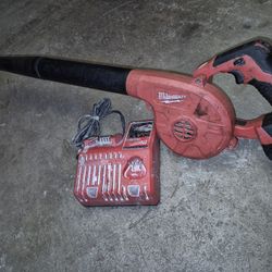 18 Volts Milwaukee Blower For Sale Works Strong Battery And Charger Include 