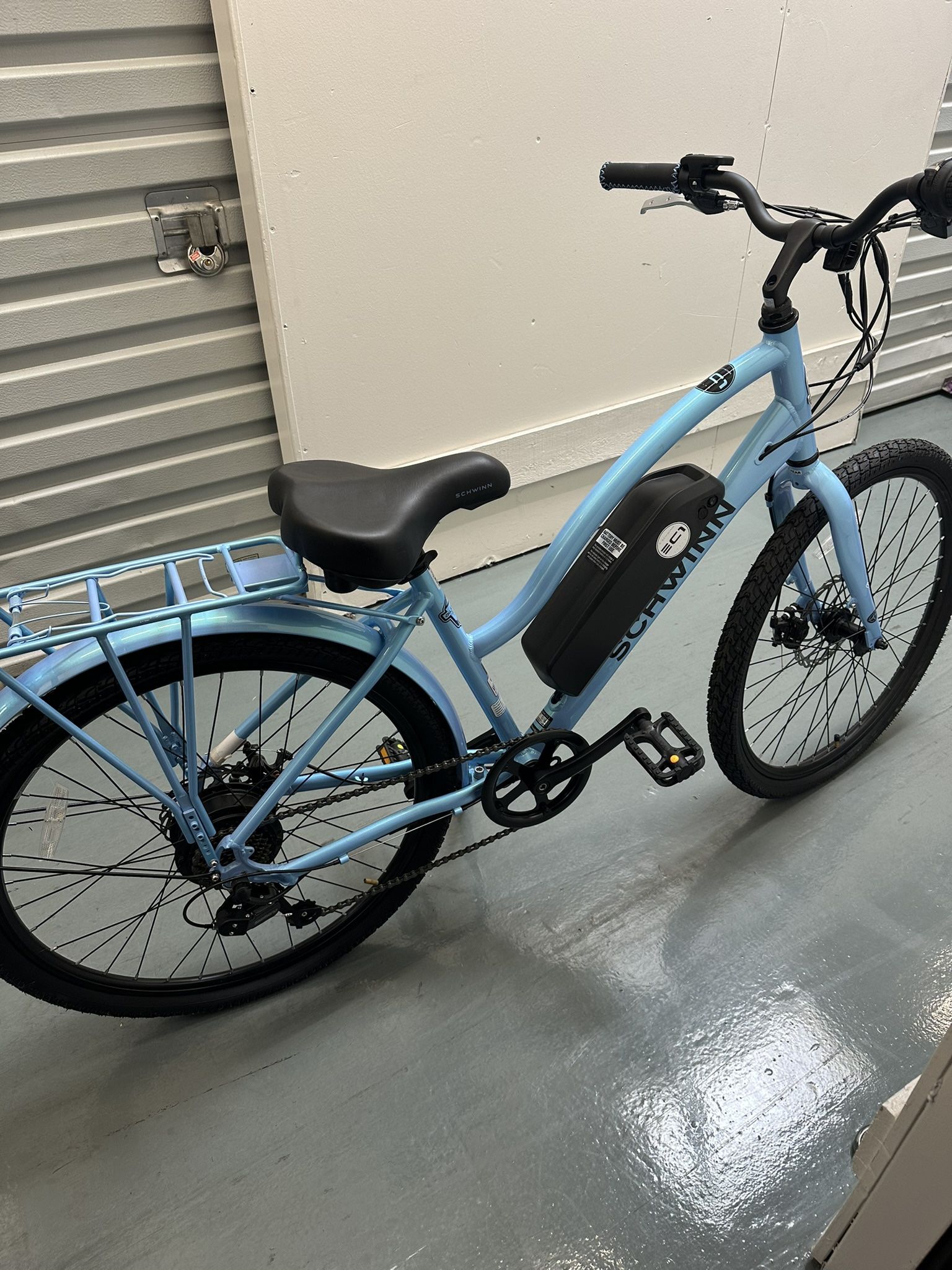 Schwinn E-Bike Cruiser Brand New!!!