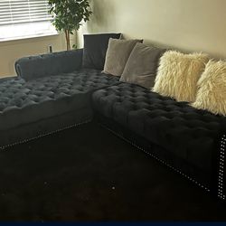 Black Luxury Couch 
