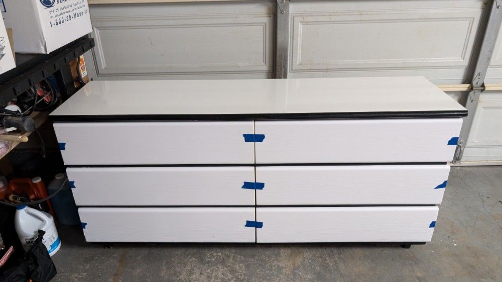 Dresser