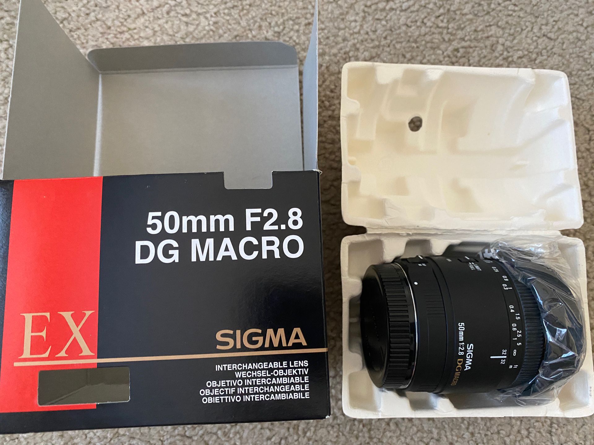 New Sigma 50mm f/2.8 EX DG Macro Lens For Canon