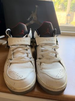 Jordan’s Flight 45 Size 10.5 (Also Offering retro 6)