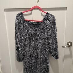 Young Girl Dress. Old Nay