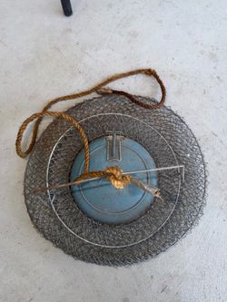 VINTAGE Large Collapsible Metal Wire Mesh Live Fish Basket