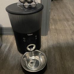 Pet Feeder (Batteries Included)