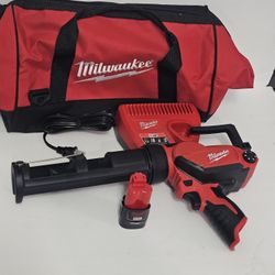 Milwaukee
M12 12V Lithium-Ion Cordless 10 oz. Adhesive and Caulk Gun with 1.5 Battery and Charger Bag  Brand New
