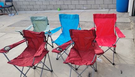 Sillas Plegables A $8  Cada Una. OBO.
