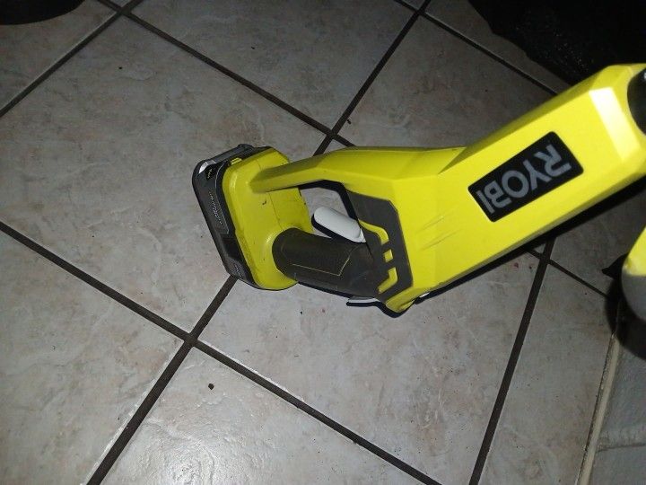 Ryobi electric weedeater with battery and charger