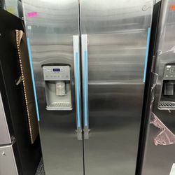 GE Side By Side Counter Depth Refrigerator Ice & Water Open Box 