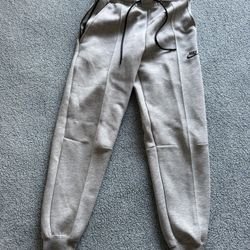 Nike Women's Small Sportswear Tech Fleece Mid-Rise Joggers Gray
