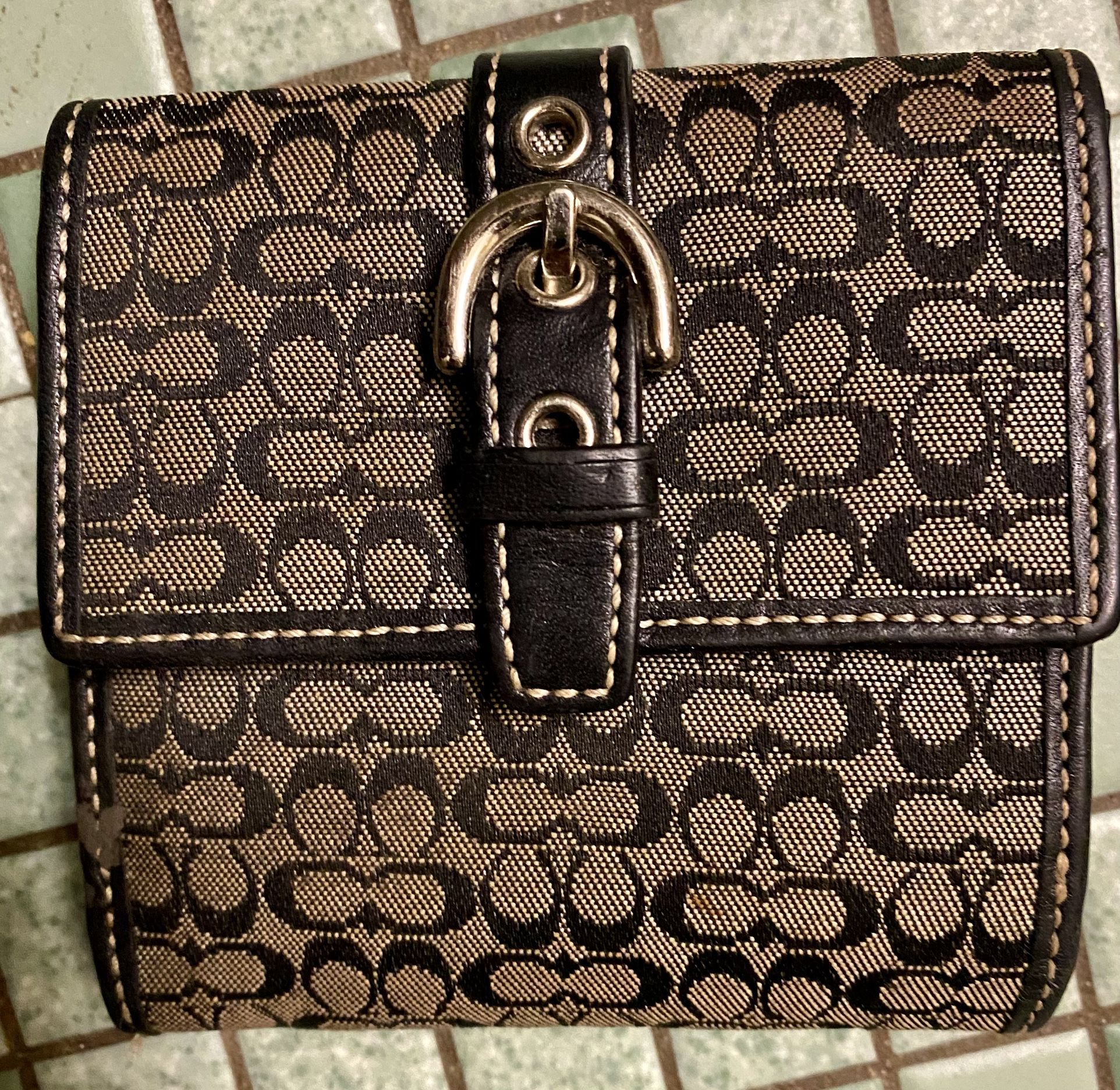 Coach Vintage Black And Cream Signature Coins Wallet 