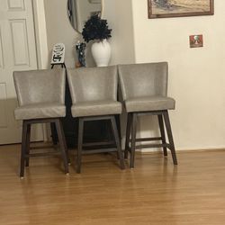 3 Bar Stools