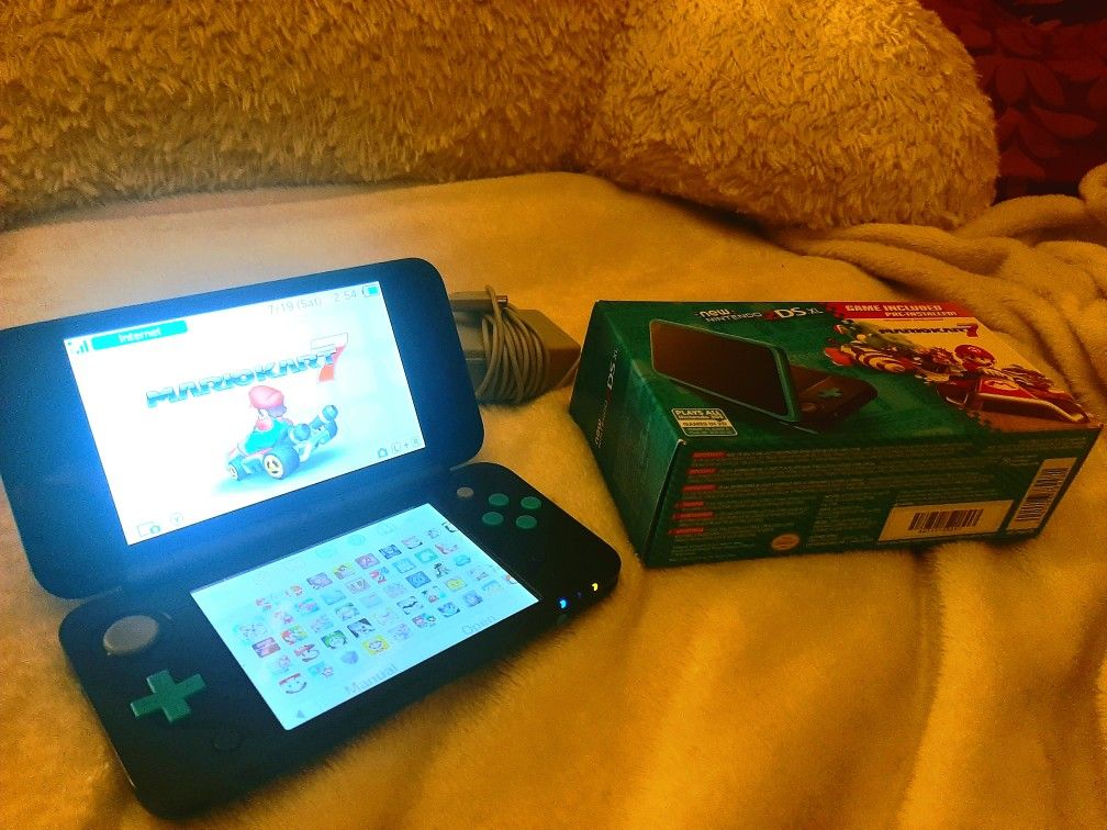 Nintendo 2DS XL
