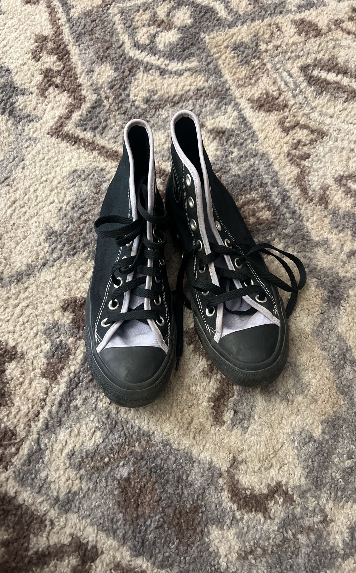 Size 7, Converse