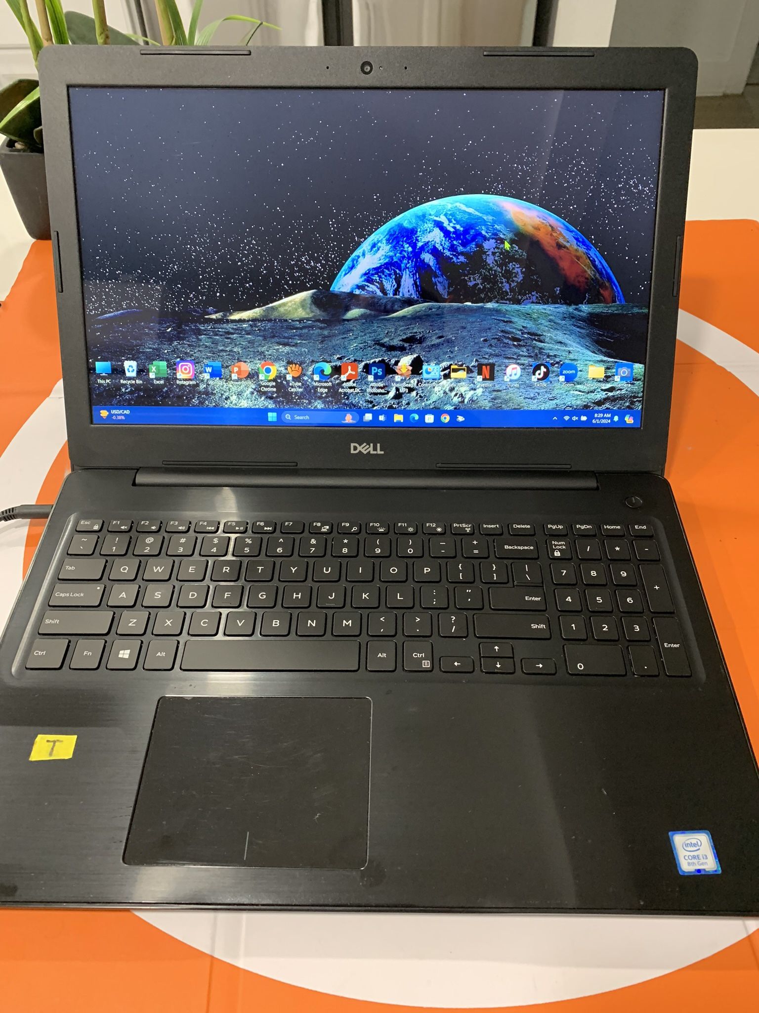 TOUCHSCREEN DELL INSPIRON # 5570 256.0 SSD …12.0 GB MEMORY