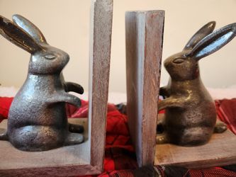 Rabbit Book Ends