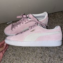 Kids Pink Suede Pumas 