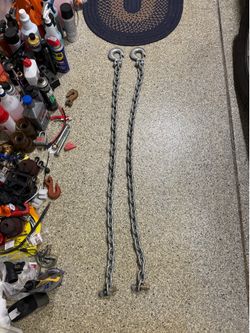 Safety chains for 5th wheel hitch