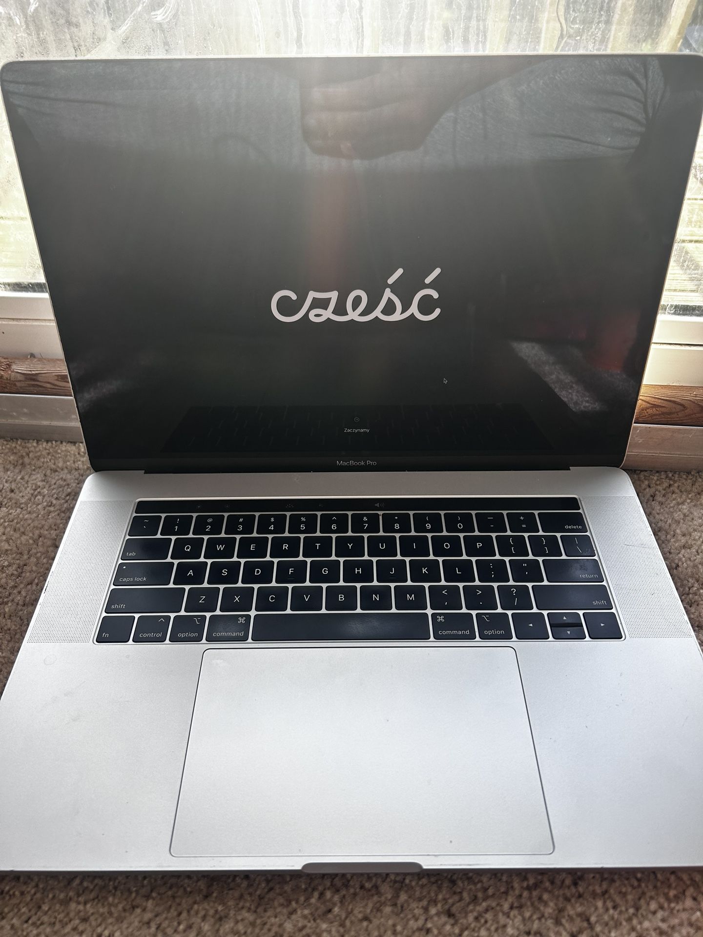 2018 MacBook Pro 15,1 (Includes Thule Carry Case)