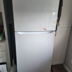 LG fridge $300