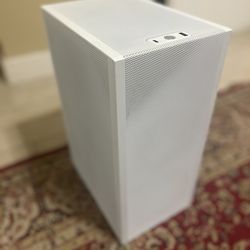 SSUPD Meshlicious White ITX case with Gen 4 Riser Cable