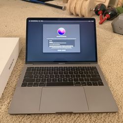 2016 Macbook Pro intel i5 - 8gb Ram Spacd Grey