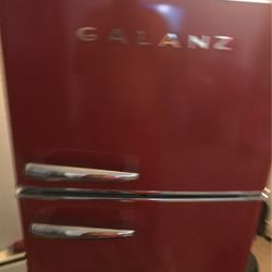 Se vende Un Refrigerador Marca Galana Seminuevo 