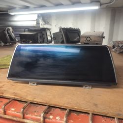 2017 Bmw 740i Display Screen