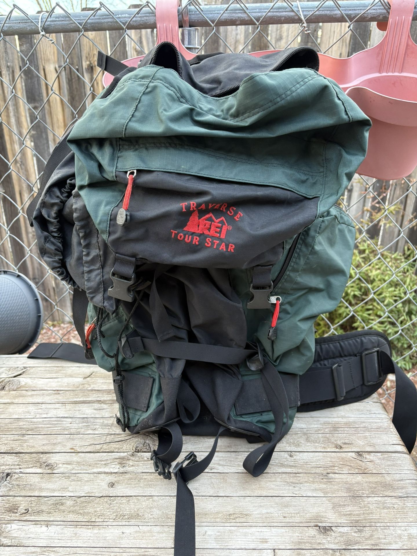REI traverse Tour Star Backpack