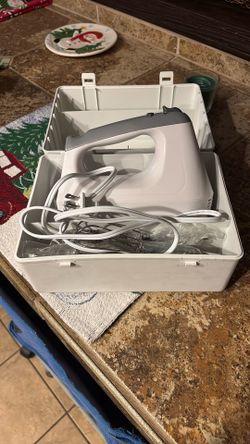 Black & Decker Electric Hand Mixer