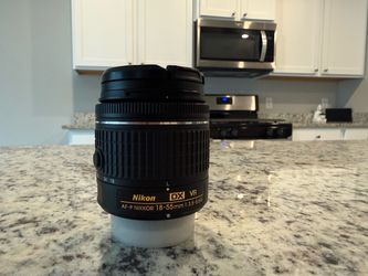Nikon AF-P DX NIKKOR 18-55mm f/3.5-5.6G VR Lens