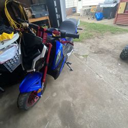 e grom clone , z6 72 volt battery 