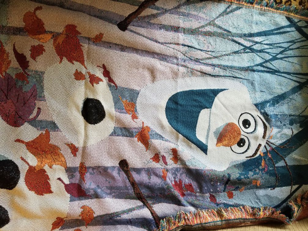 Disney Olaf Blanket. BRAND NEW!