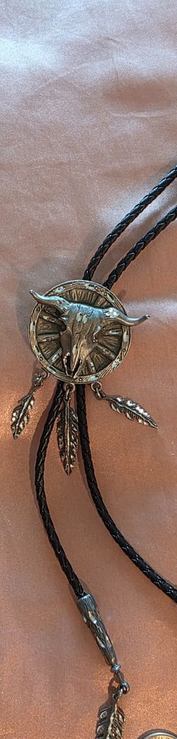 Vintage Metal Bolo Tie, Nice Cow Skull, Bull, Bones, Feathers Design, Nice Western Design, 3 1/2" x 1 2/4", Quality, Heavy Duty, Country & Western, Co