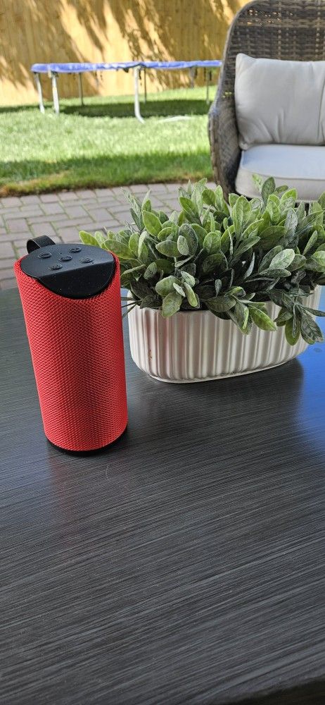 Red Bluetooth Speaker