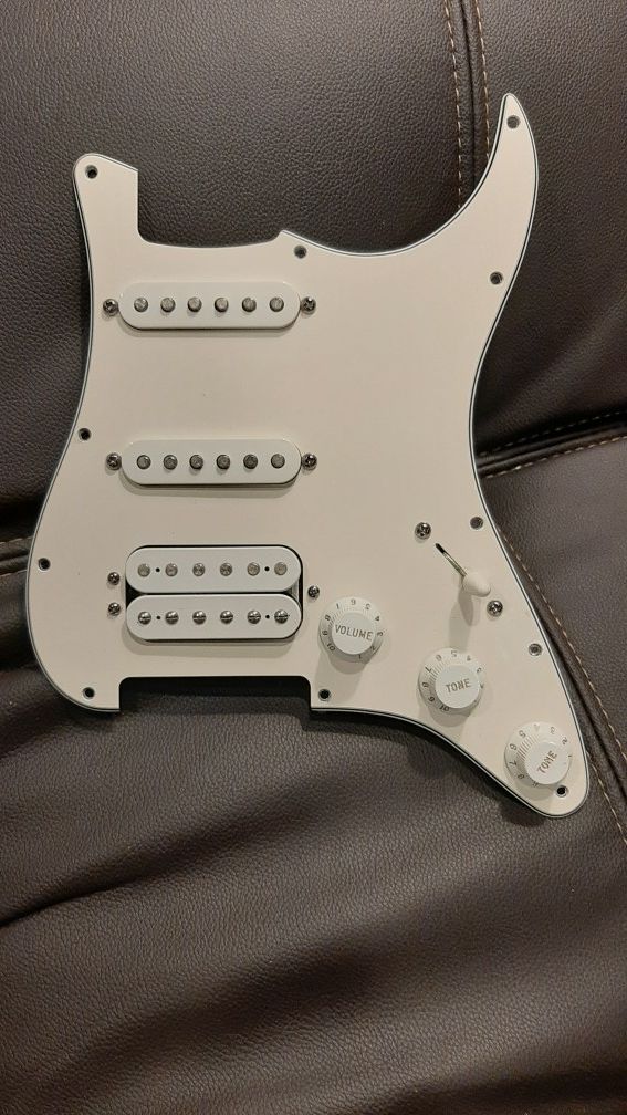 Fender Loaded Pickguard