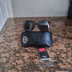 Ray Ban 100% Uv Protecion Sunglasses By Luxottica For Woman