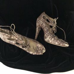 Women’s Shoes