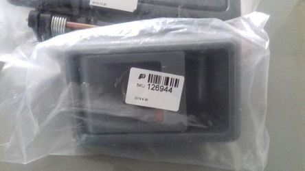 90-92 TOYOTA COROLLA PASSENGER SIDE REAR DOOR HANDLES INSIDE AND OUT SIDE