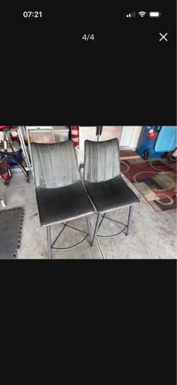 Set of 2 Bar Stools with Metal Frame