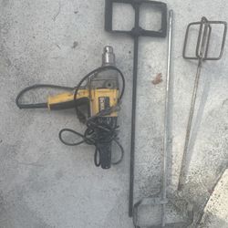 DeWalt Mixing Drill + 3 Mixing Paddles